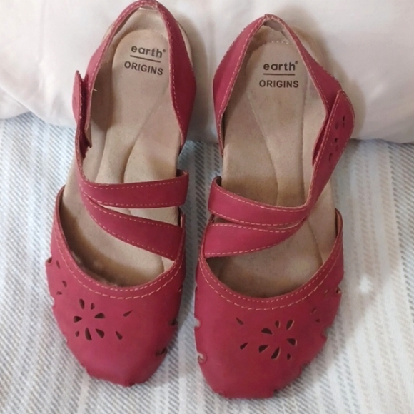 EUC Earth Origins Mary Jane Sandals Red - Picture 2 of 6